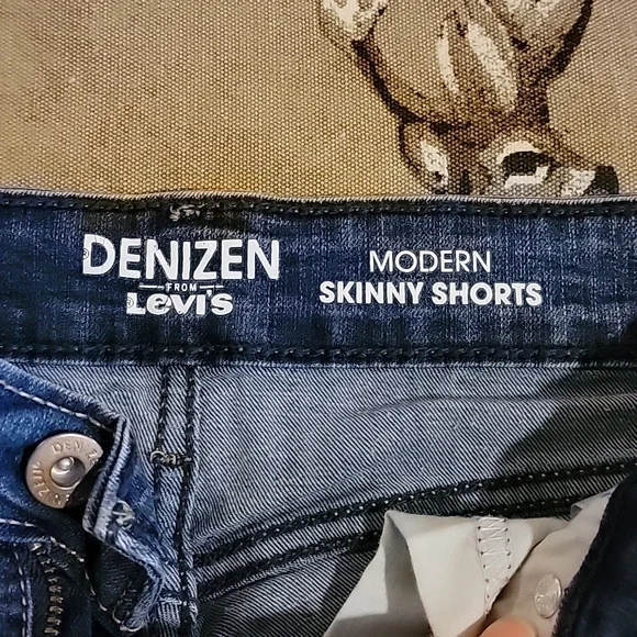 Levis skinny shorts womens - Picture 2 of 4